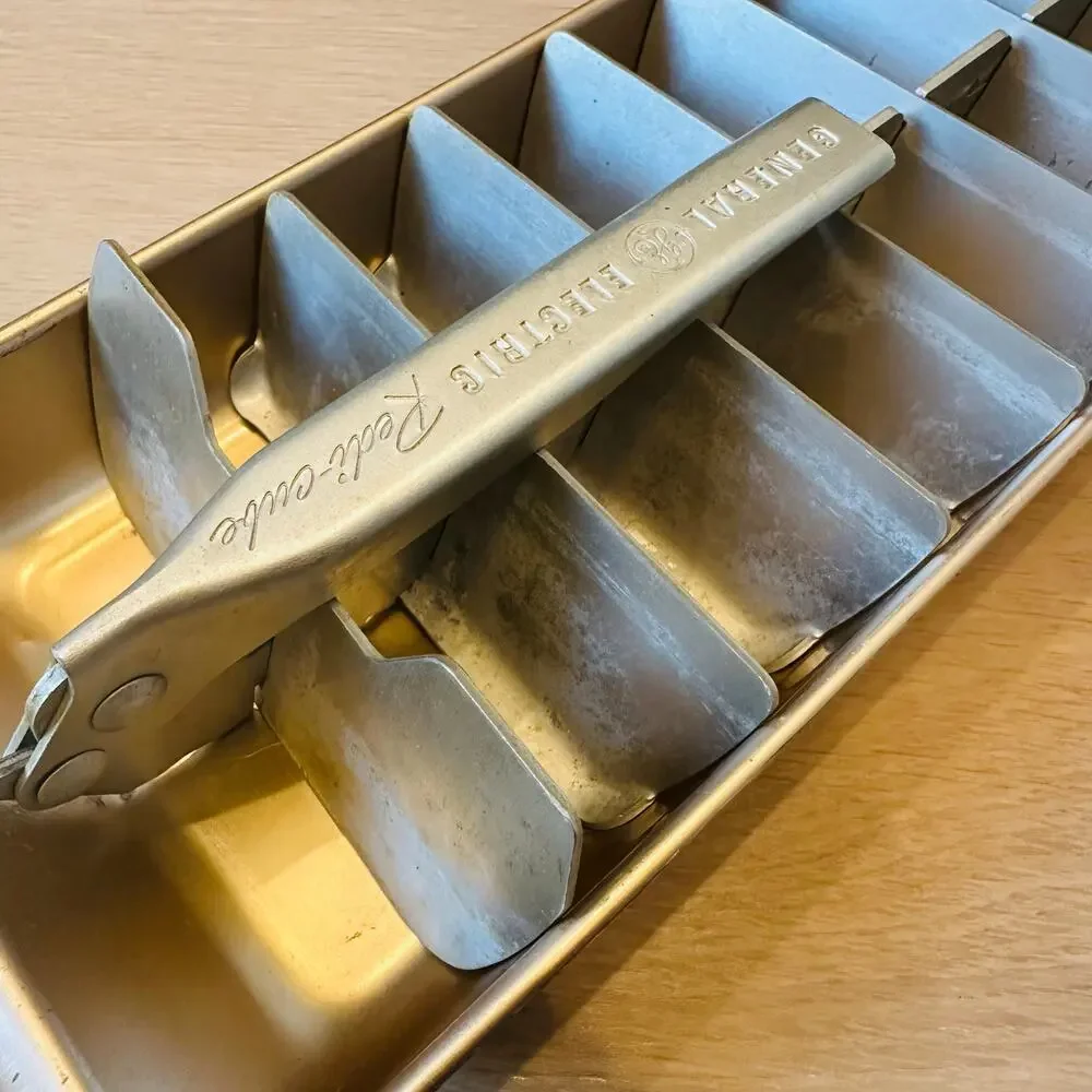 Vintage General Electric Redi-Cube Ice Cube Tray Aluminum Metal 16 Cube GE Set 2 - Picture 3 of 7